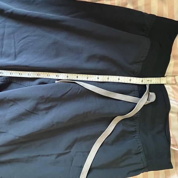 FIGS scrub pants.Tags cut out but I believe they are highwaisted Livingston M. - Picture 8 of 9